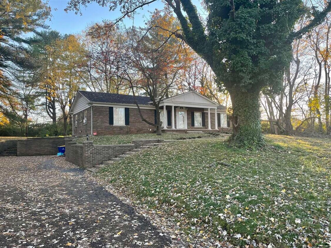 1011 Campbell Ln, Bowling Green, KY 42104 House for Rent in Bowling