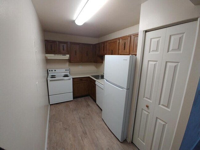 Foto del edificio - 325 Cragmor Rd