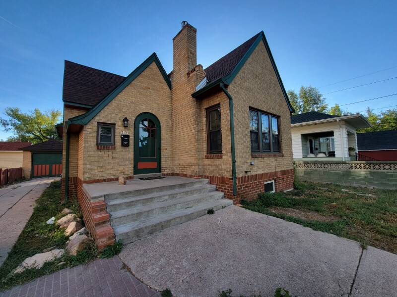 Primary Photo - 2817 Pioneer Ave
