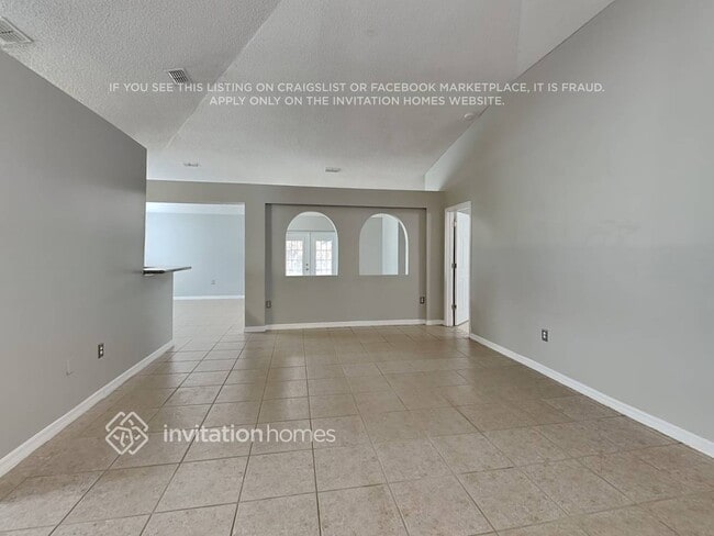 Building Photo - 1622 Hudderfield Cir W