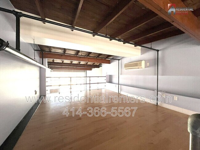 Foto del edificio - 3059 N Weil St