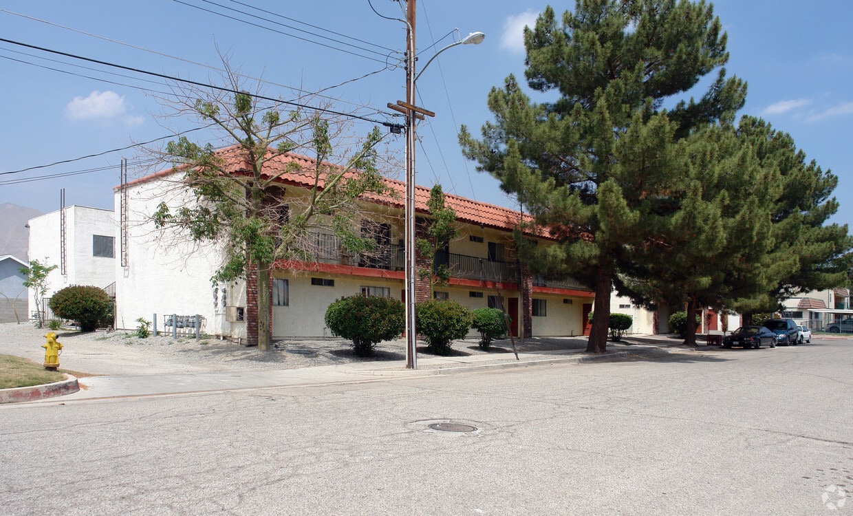 Primary Photo - 375 Santo Dr
