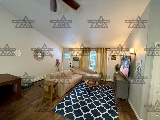 Foto del edificio - 3BR Home in North Pole | Fenced Yard/Pet Friendly + Garage | Available June 15