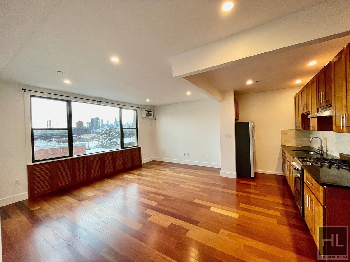 Foto principal - Gorgeous one bedroom with in unit laundry ...