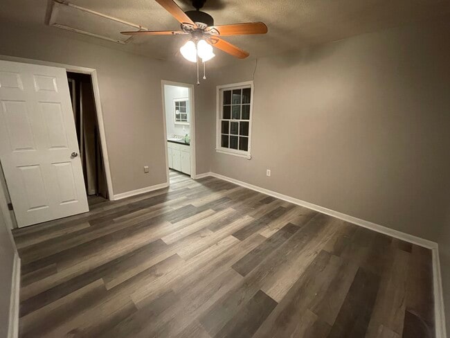 Building Photo - 8844-8850 Deerwood Dr (Quadplex)