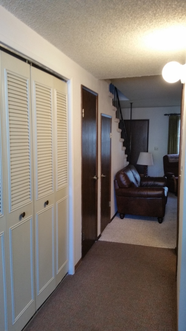 Building Photo - FURNISHED Condo Near Ponderosa Park And Be...