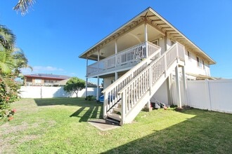 Building Photo - 674 Malimali St