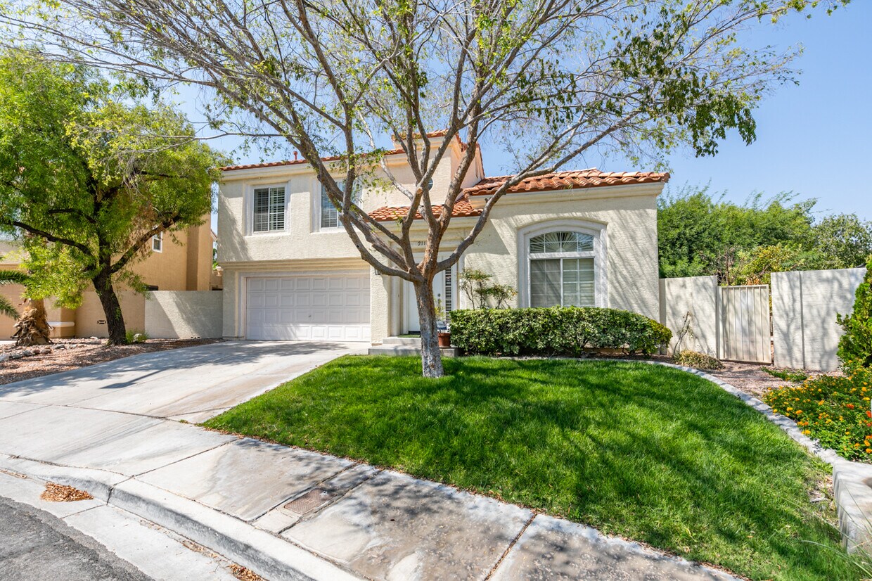 Front View - 2113 Desert Pines St