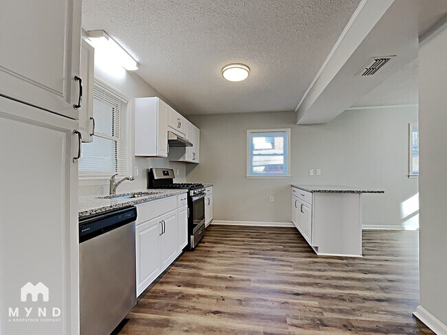 Building Photo - 2517 Devon Dr