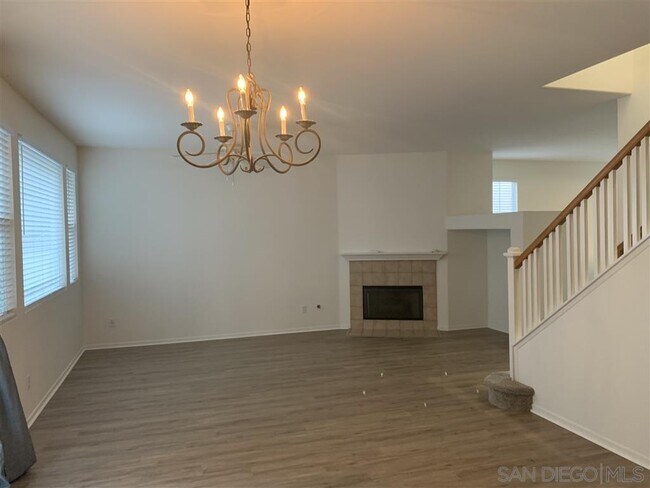 Foto del edificio - 898 Yosemite Dr