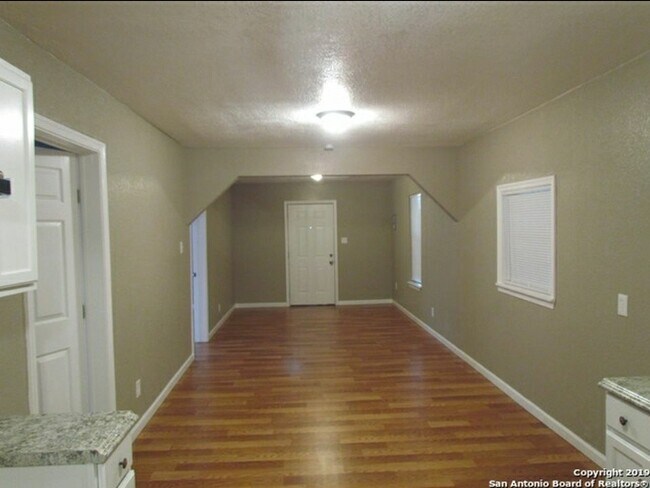Foto del edificio - 1711 W Laurel