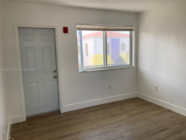 Foto del edificio - 1815 NW 1st Ct