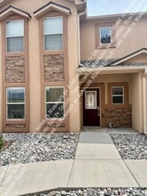Building Photo - 9360 Piedmont Point