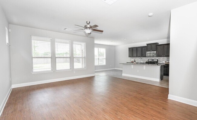 Foto del edificio - 9404 Hunter Ln