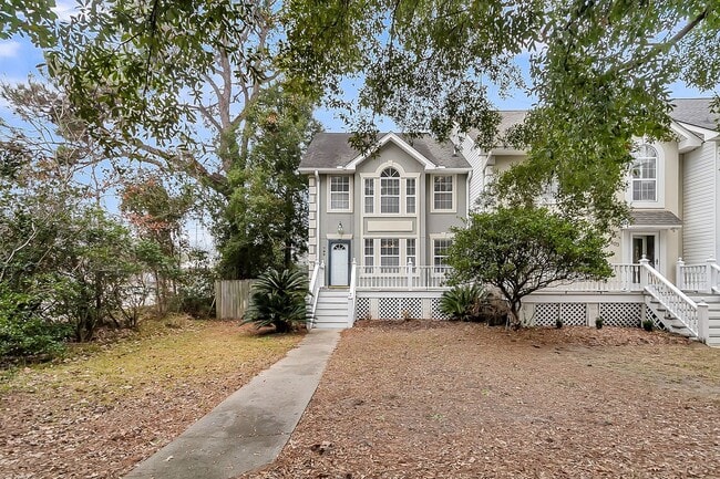 Building Photo - Beautiful 3-Bedroom Home in the Heart of Charleston!