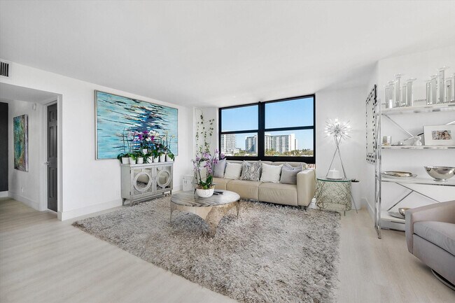 Building Photo - 3031 N Ocean Blvd