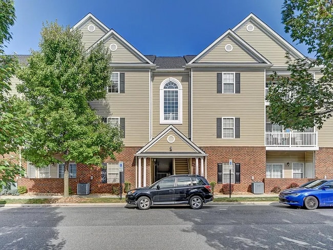 Building Photo - 205 Capital St