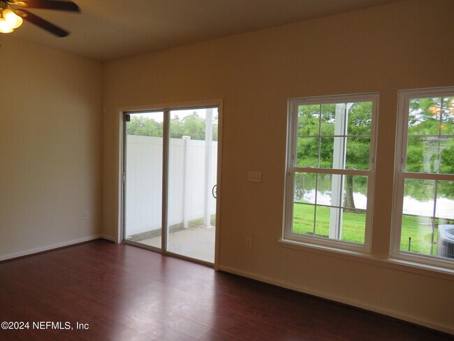 Building Photo - 1825 Biscayne Bay Cir