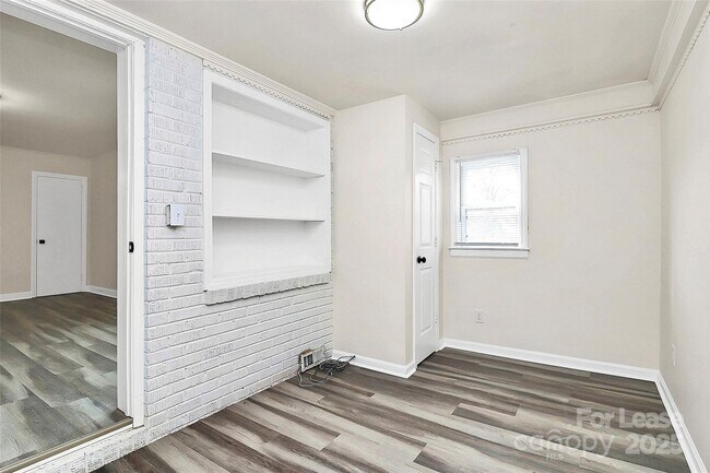 Building Photo - 4132 Blenhein Rd