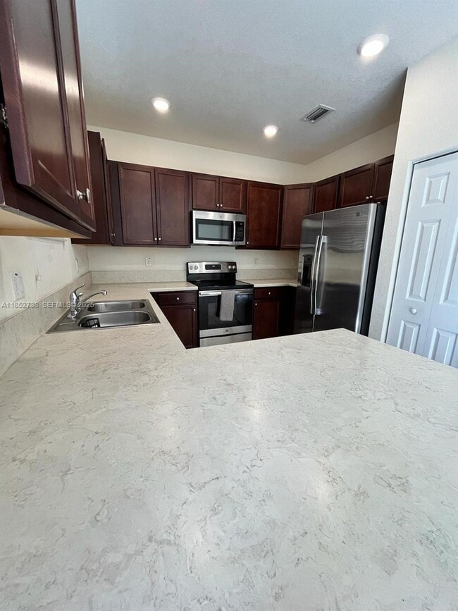 Foto del edificio - 159 SE 33rd Terrace