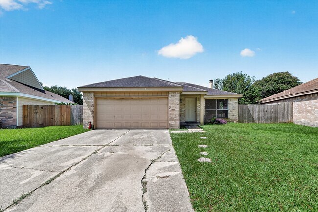 Foto del edificio - 13847 Cherry Hollow Ln