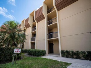 Building Photo - 5390 Woodland Lakes Dr