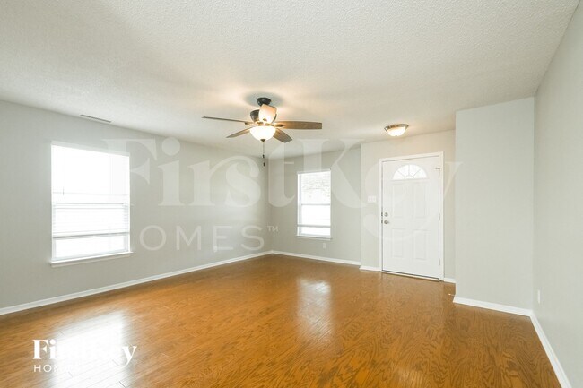 Foto del edificio - 14455 Black Farm Dr