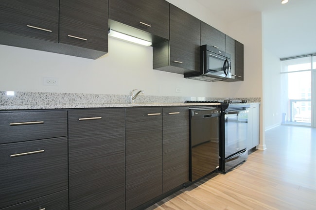 Photo - 136 W Chicago Ave Apartment