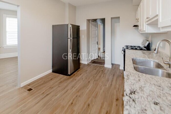 Foto del edificio - NOW OFFERING HALF OFF THE FIRST FULL MONTH...