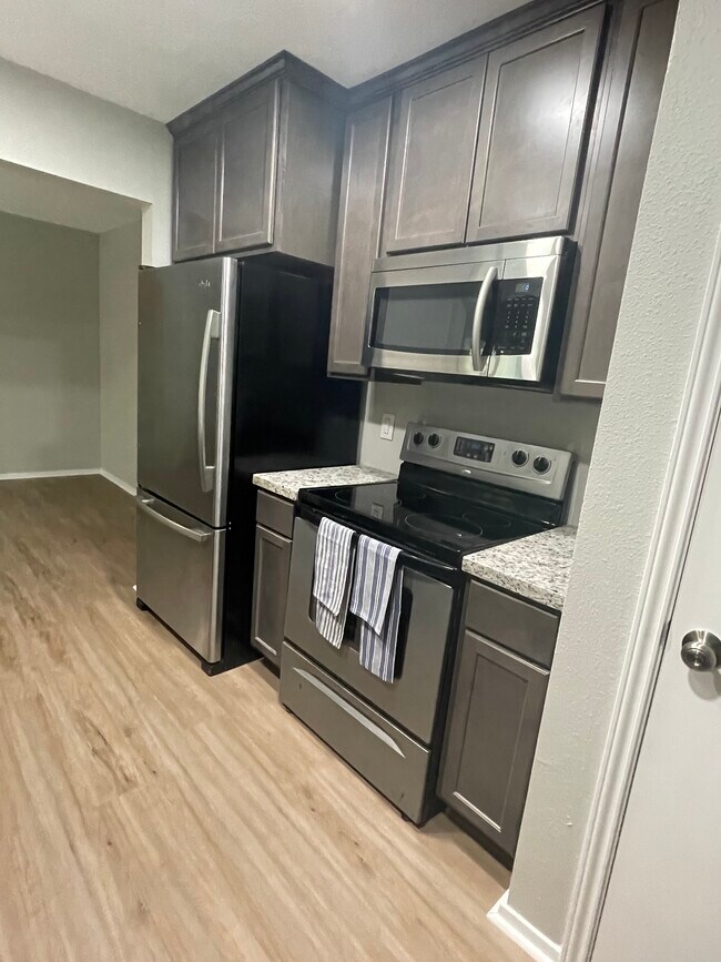 Foto del edificio - 2501 Longmire Dr