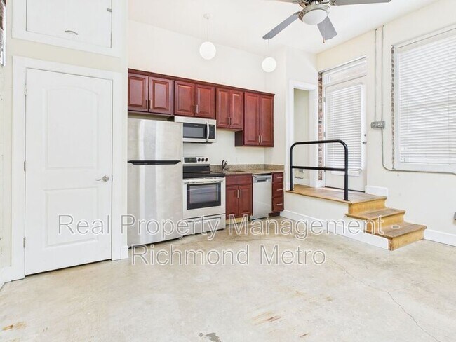 Foto del edificio - 1705 E Franklin St