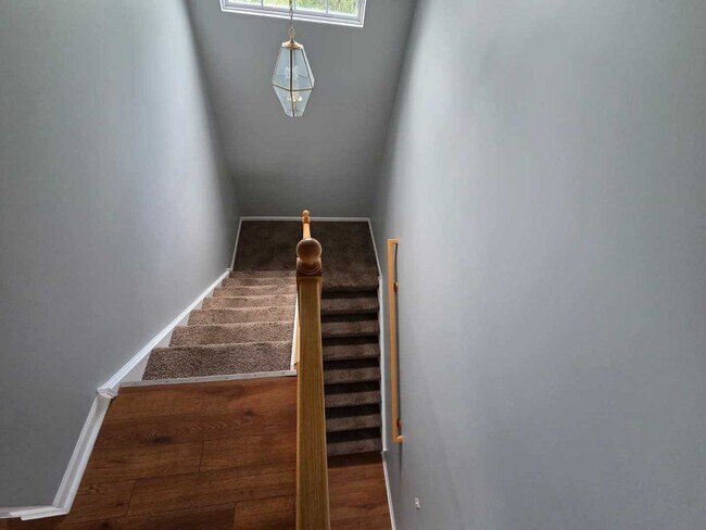 Foto del edificio - 2402 Oakfield Ct