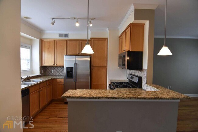 Building Photo - 308 Carlyle Park Dr