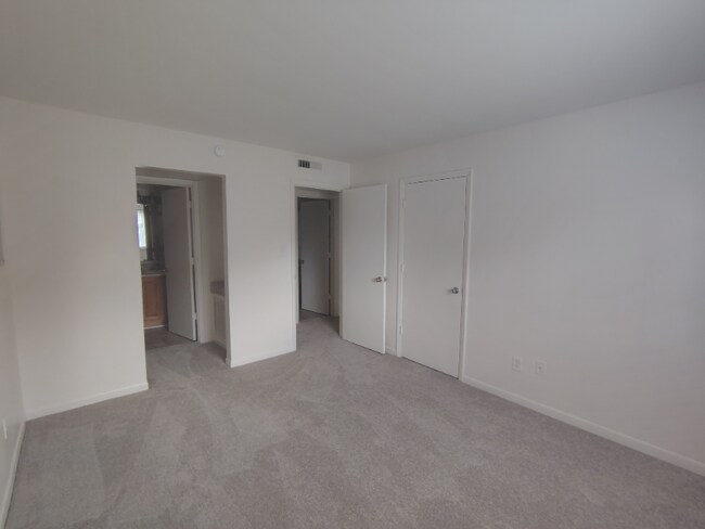 Building Photo - 600 Reusens Rd