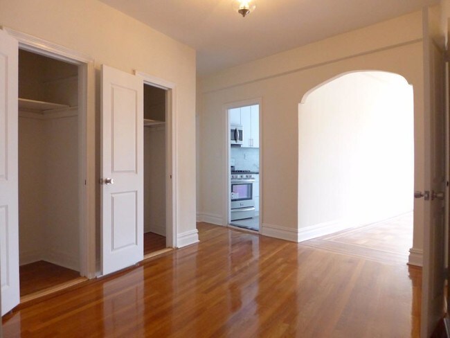 Building Photo - 625 Caton Ave