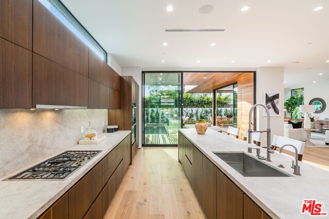 Foto del edificio - 537 Huntley Dr