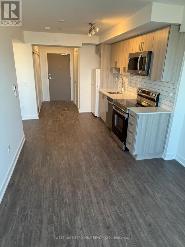 Photo du bâtiment - 1010 Sandy Beach Rd