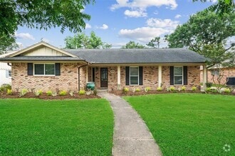 Building Photo - 1810 Droxford Dr