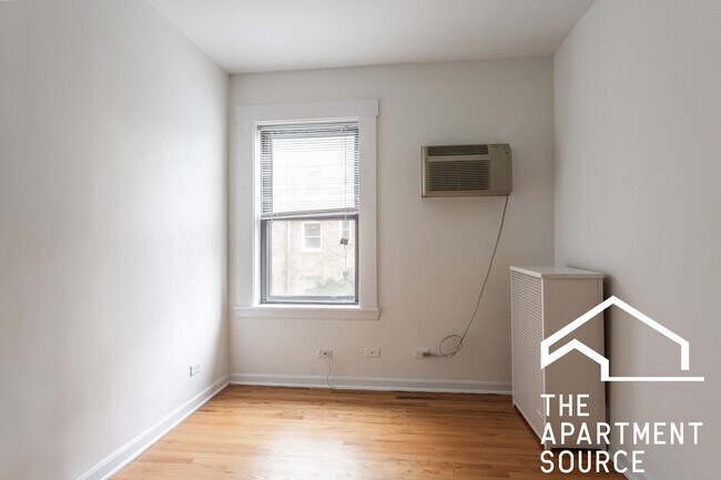 Building Photo - 4715 N Malden St