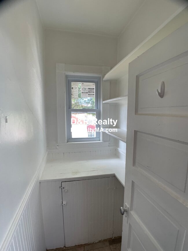 Building Photo - 24 Litchfield St
