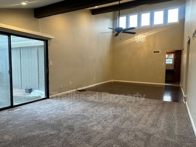 Building Photo - 1035 NW 70th Ct