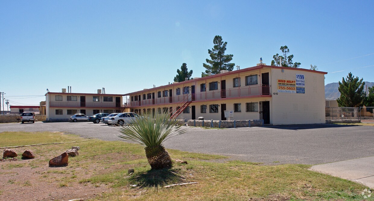 Foto principal - 4640 Maxwell Ave