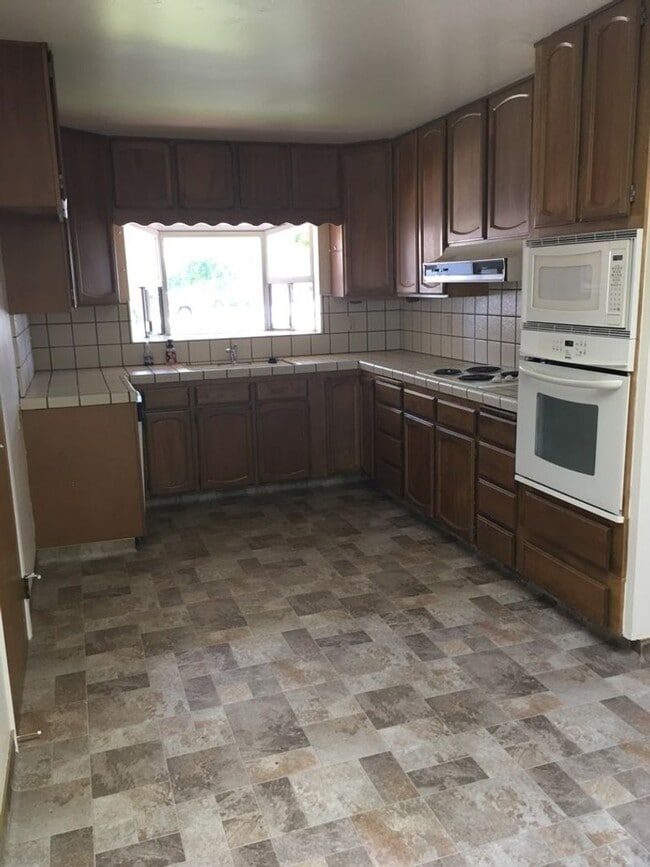 Foto del edificio - 62 Young Dr