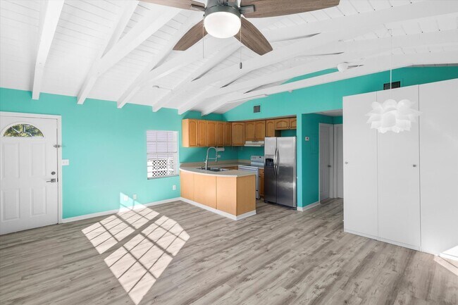 Foto del edificio - Canalfront 2BR/1BA Upstairs Residence – Legal Duplex | Summerland Key