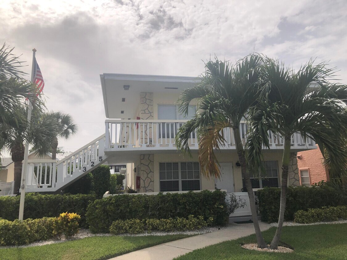 Primary Photo - 325 Ocean Breeze St