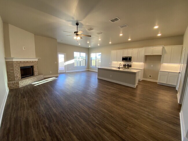Foto del edificio - WONDERFUL 4 BEDROOM HOME IN BELL FARMS!!!