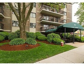 Building Photo - 164 Galen St