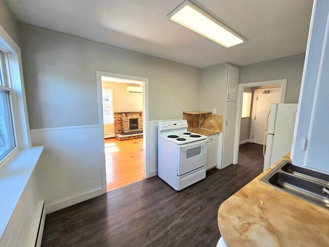 Building Photo - 19 Third St