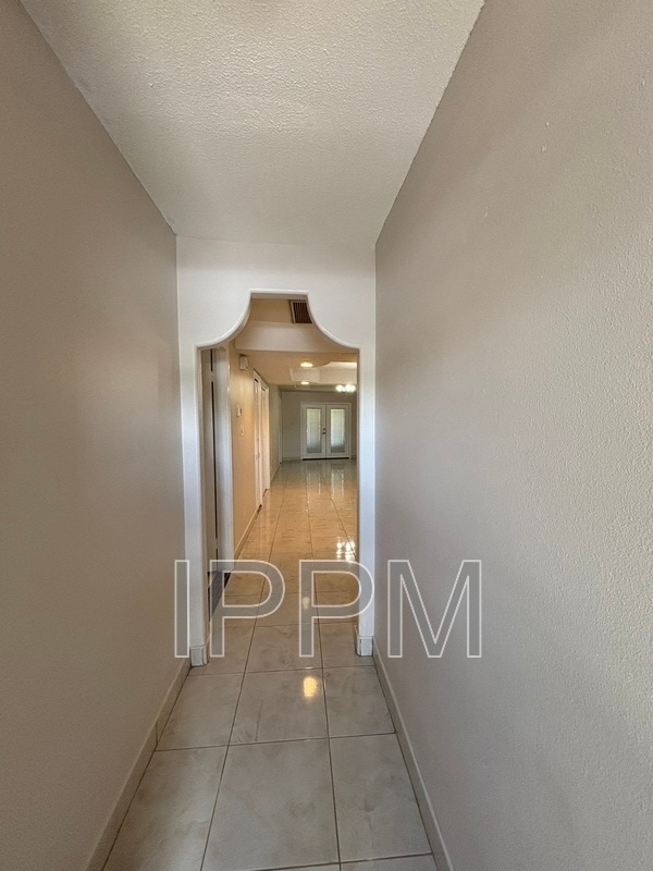 Foto del edificio - 1500 Palm Valley Dr W