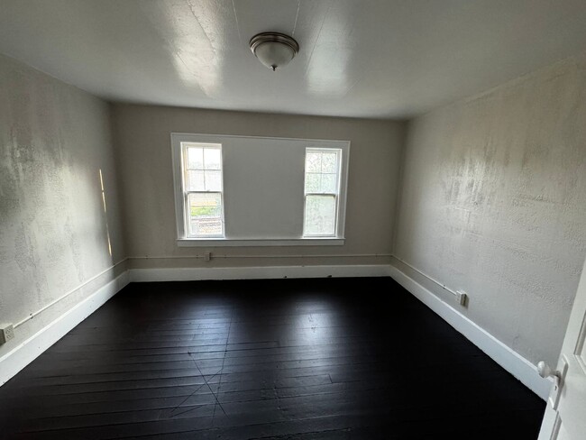 Building Photo - Charming 3-Bedroom, 1-Bath Home in Canton!